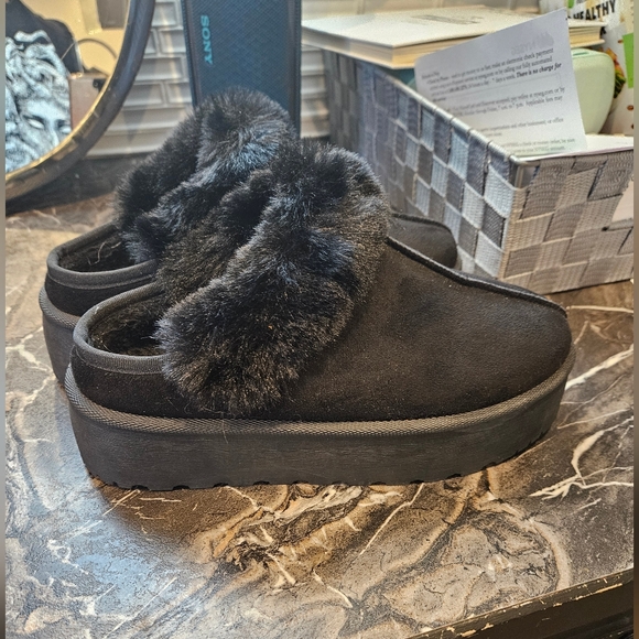 Platform Slippers - Picture 4 of 6